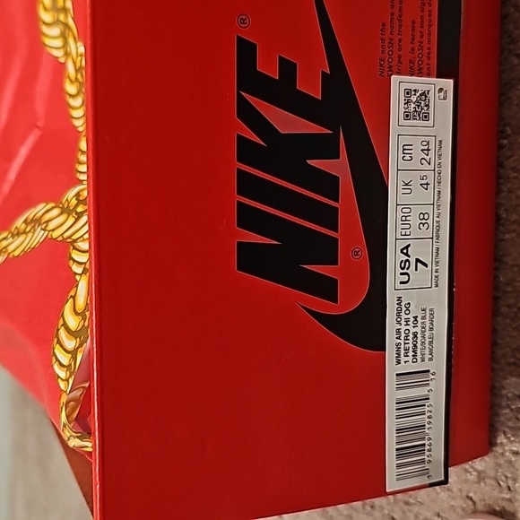 Nike Air Jordan 1 Retro Hi OG - Picture 8 of 8